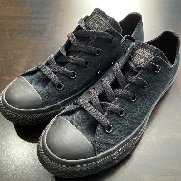 Converse Chuck Taylor Sneakers Size 3 - Picture 1 of 12